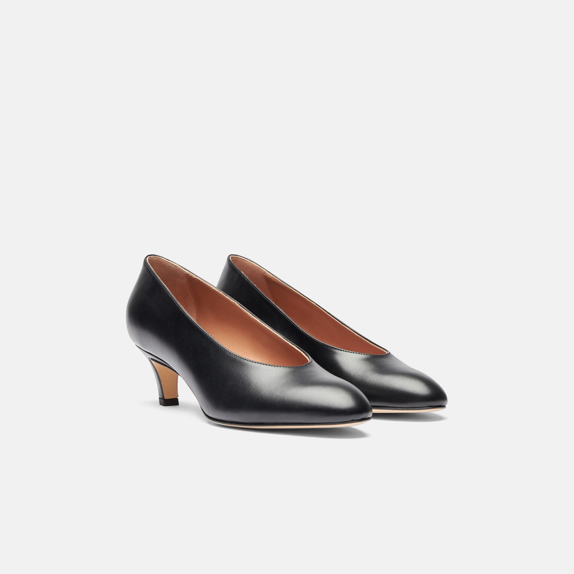 Deva Black Scarosso: Black - Calf DEVAPUMP